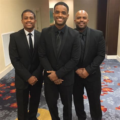 larenz tate twin brother.